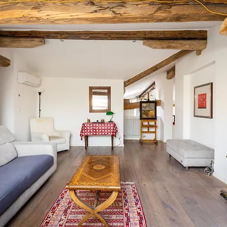 Apartmán Italy Prestigious Historical Attic In