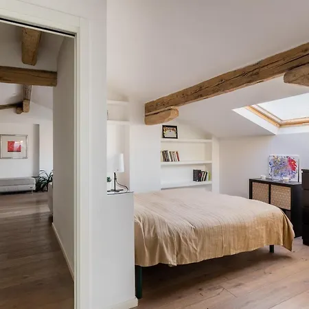 Italy Prestigious Historical Attic In Apartmán *