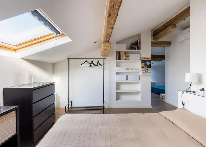 Italy Prestigious Historical Attic In Апартаменты