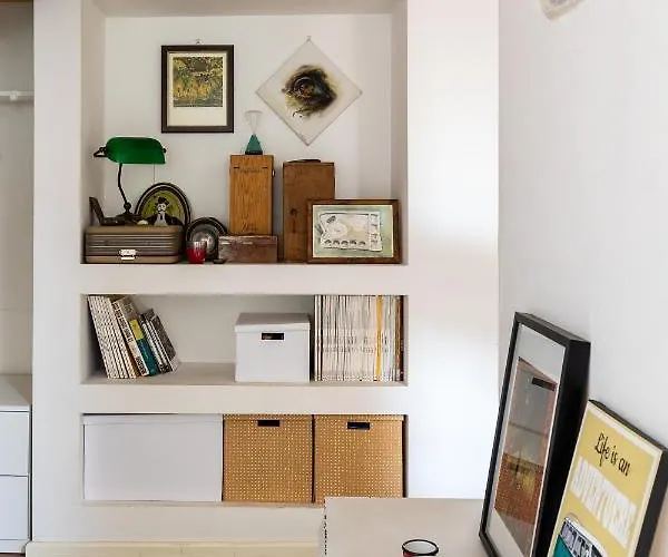 Italy Prestigious Historical Attic In דירה