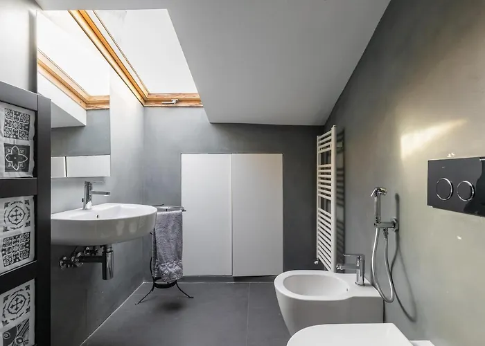 Italy Prestigious Historical Attic In * בולוניה