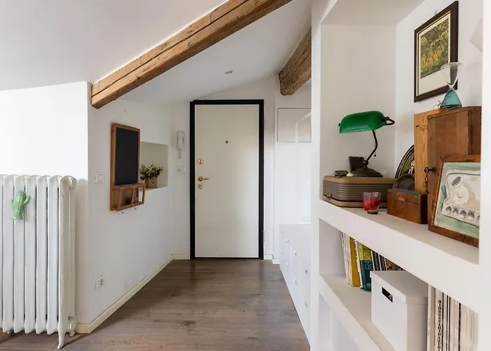 Italy Prestigious Historical Attic In דירה בולוניה
