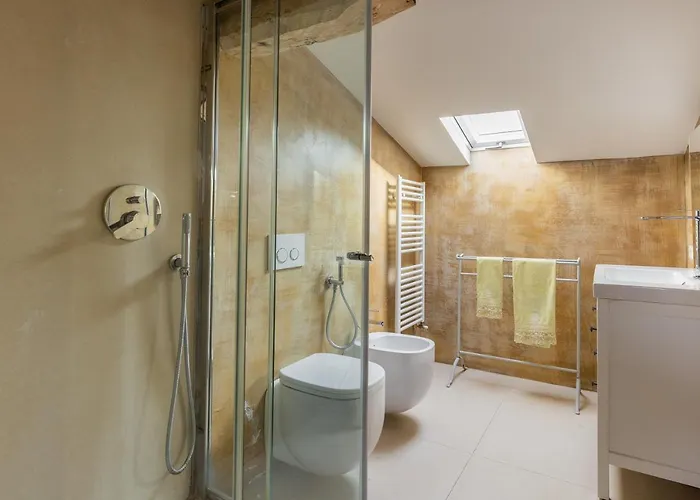 Italy Prestigious Historical Attic In * בולוניה