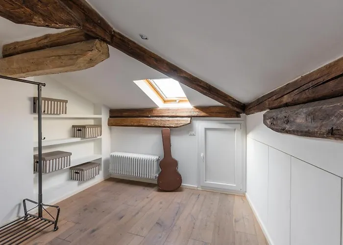 Italy Prestigious Historical Attic In דירה בולוניה