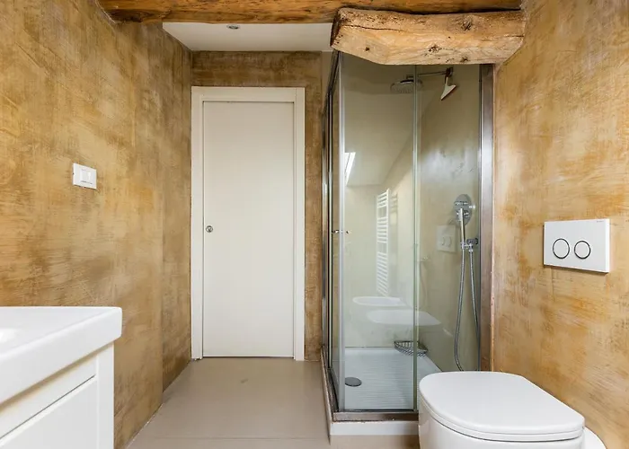 Italy Prestigious Historical Attic In * בולוניה