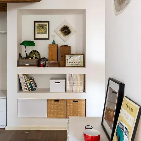 Italy Prestigious Historical Attic In דירה