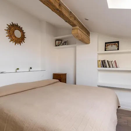 Italy Prestigious Historical Attic In דירה *