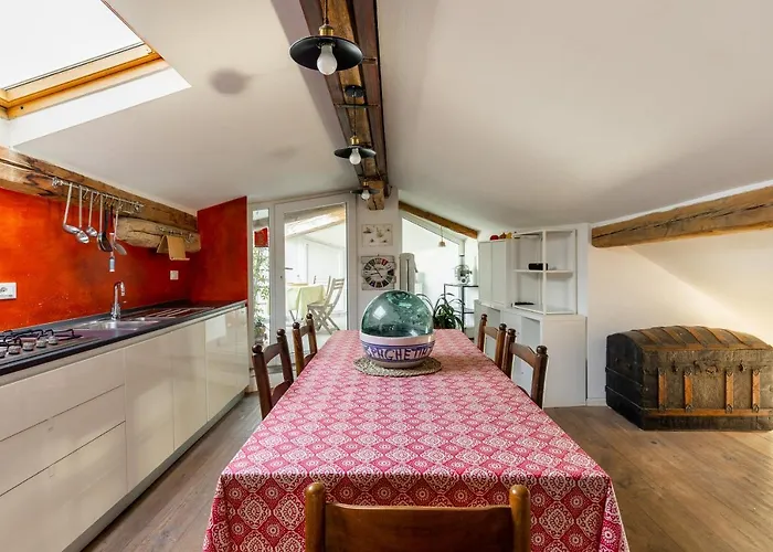 Italy Prestigious Historical Attic In Апартаменты Болонья